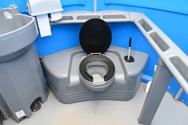 Best Porta potty delivery and setup  in Bratenahl, OH
